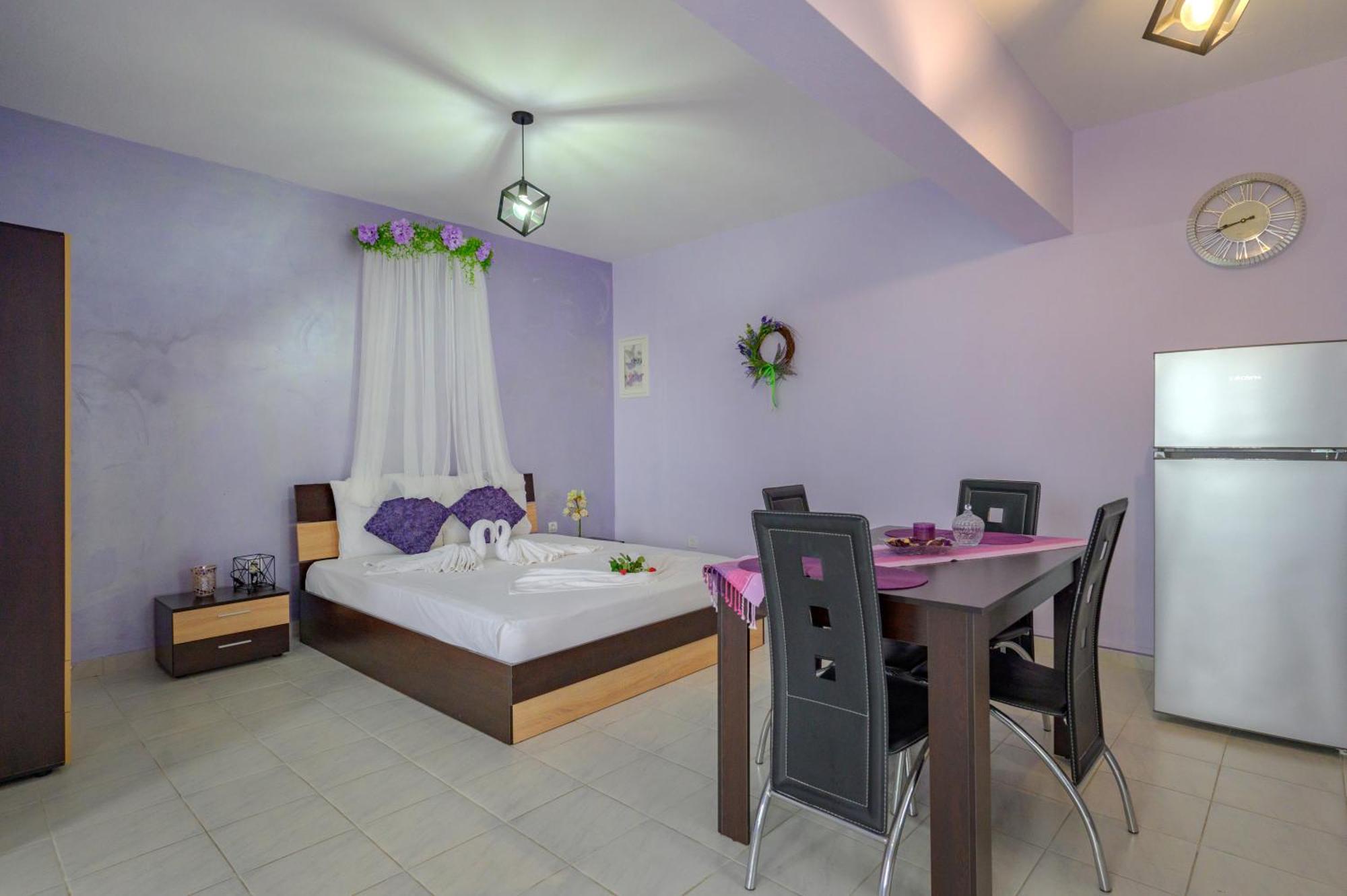 Michael'S Apartment'S Nea Roda Luaran gambar