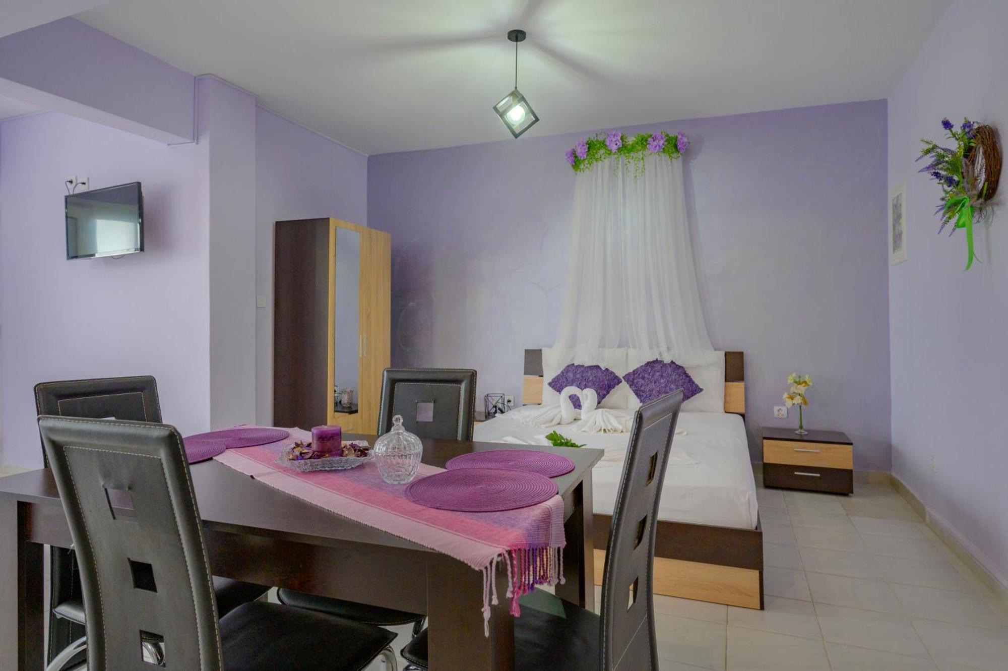 Michael'S Apartment'S Nea Roda Luaran gambar