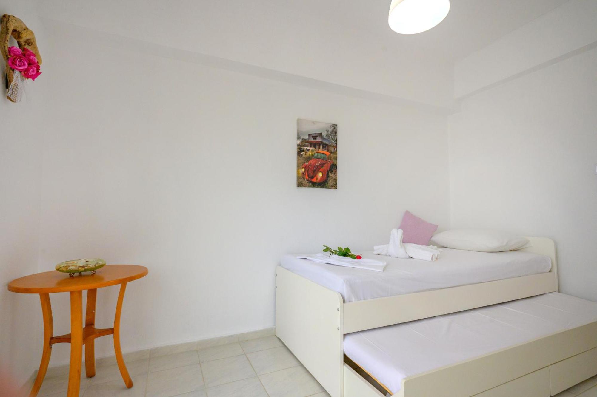 Michael'S Apartment'S Nea Roda Luaran gambar